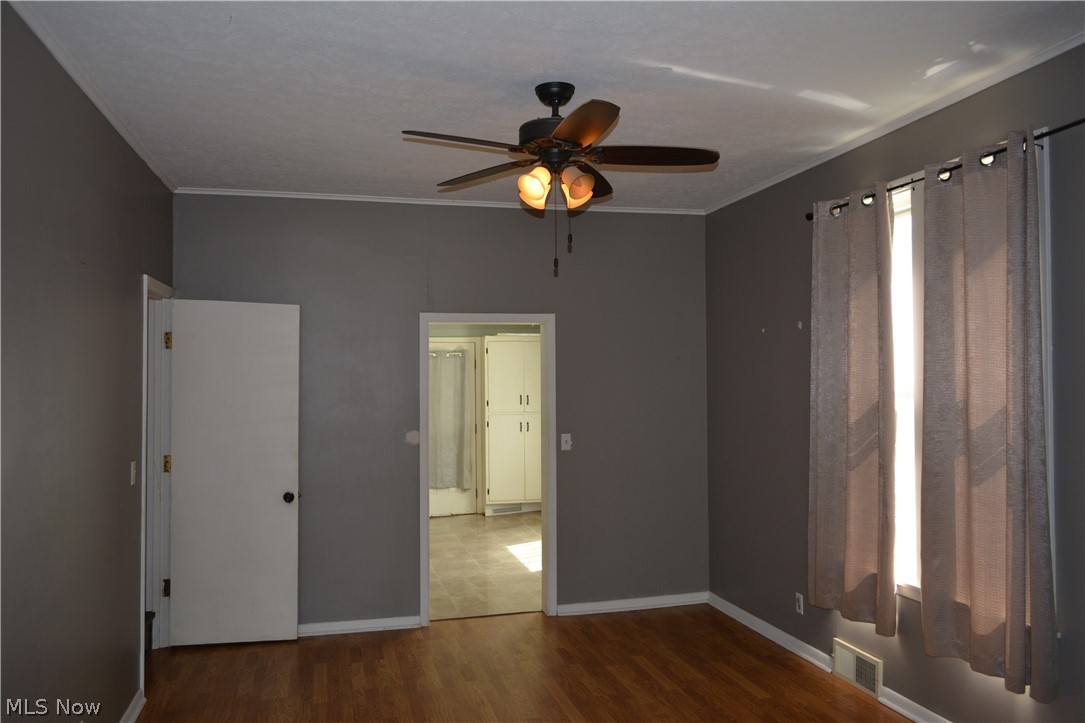 166 E Main Street New London OH 44851