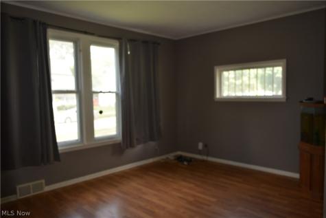 166 E Main Street New London OH 44851