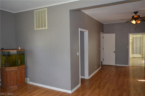 166 E Main Street New London OH 44851