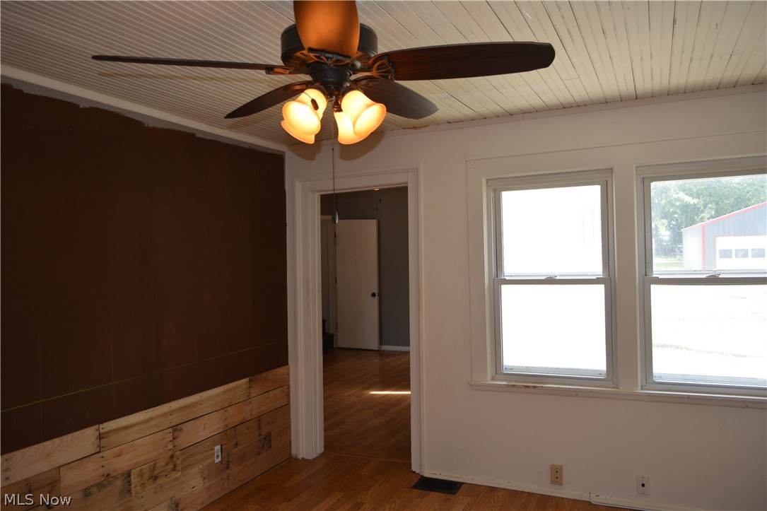 166 E Main Street New London OH 44851