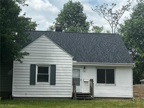 4276 E 162nd Street Cleveland OH 44128
