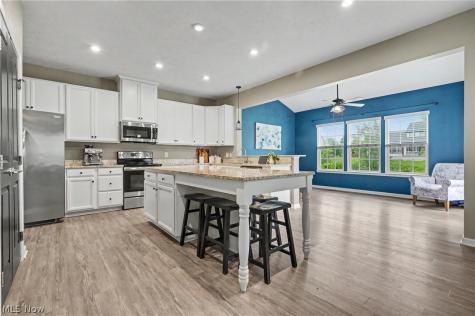 1705 Gate House Street NE Canton OH 44721