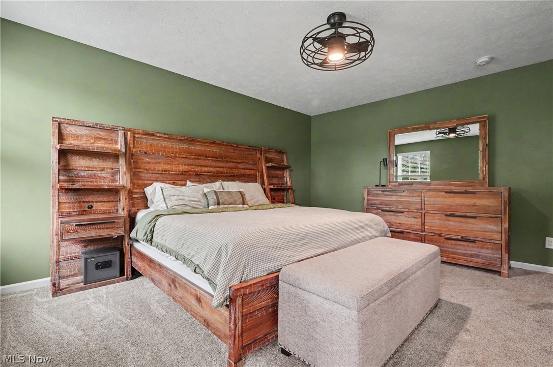 1705 Gate House Street NE Canton OH 44721