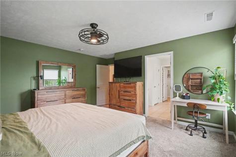 1705 Gate House Street NE Canton OH 44721