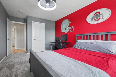 1705 Gate House Street NE Canton OH 44721