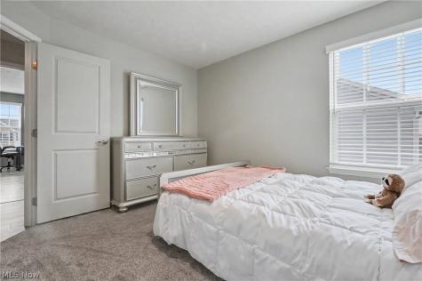 1705 Gate House Street NE Canton OH 44721
