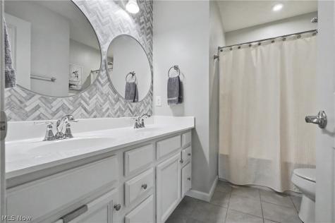 1705 Gate House Street NE Canton OH 44721