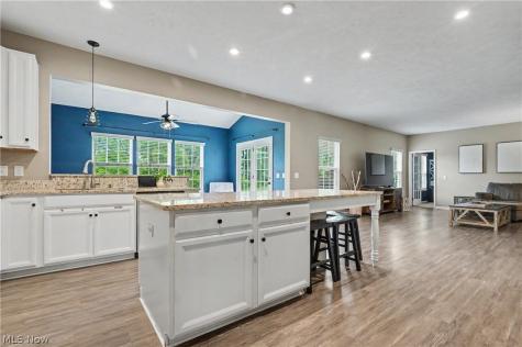 1705 Gate House Street NE Canton OH 44721