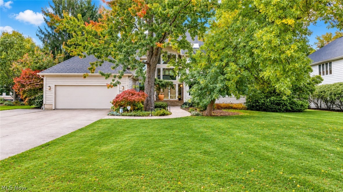 24950 Woodside Lane Beachwood OH 44121