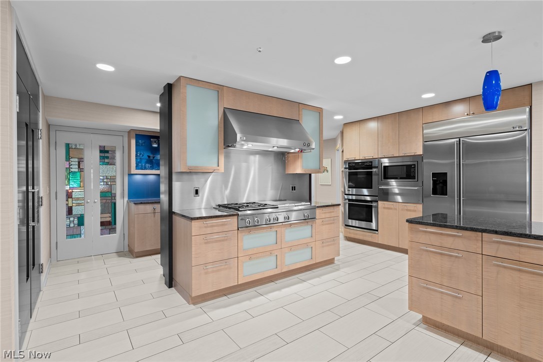 24950 Woodside Lane Beachwood OH 44121