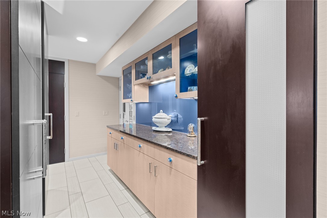 24950 Woodside Lane Beachwood OH 44121
