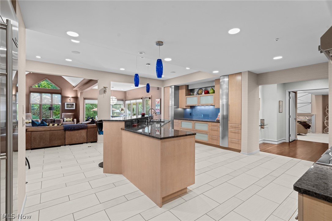 24950 Woodside Lane Beachwood OH 44121