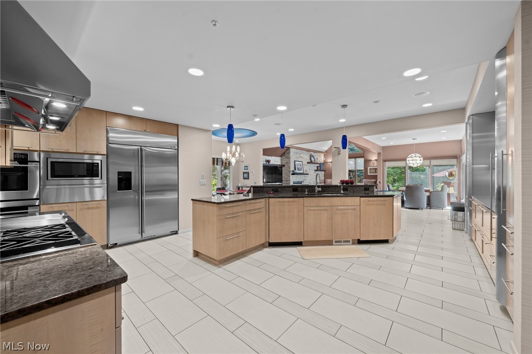 24950 Woodside Lane Beachwood OH 44121