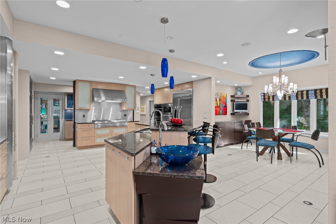 24950 Woodside Lane Beachwood OH 44121