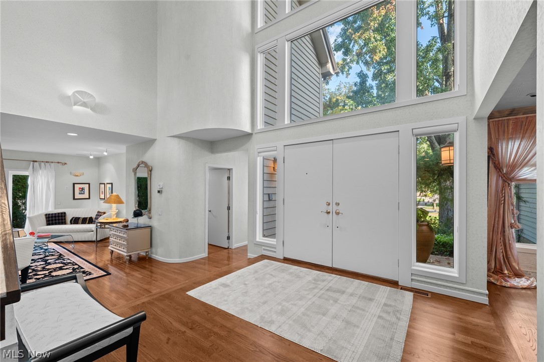 24950 Woodside Lane Beachwood OH 44121