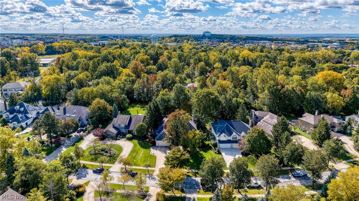 24950 Woodside Lane Beachwood OH 44121