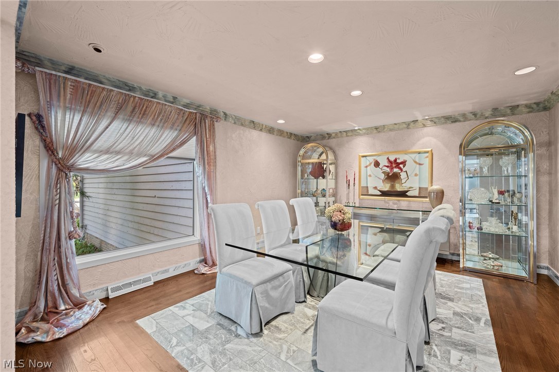 24950 Woodside Lane Beachwood OH 44121