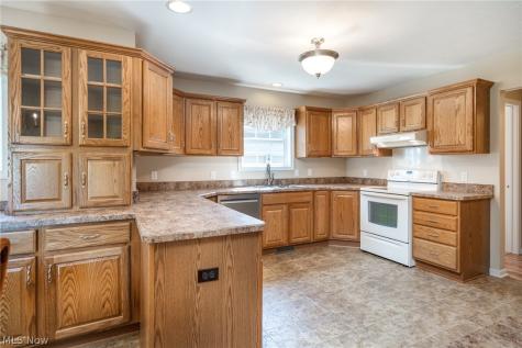 987 W Martin Avenue Amherst OH 44001