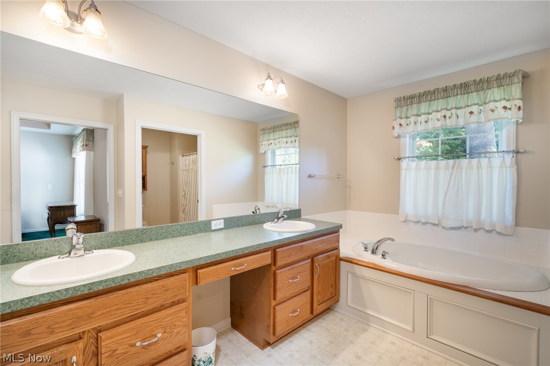 987 W Martin Avenue Amherst OH 44001