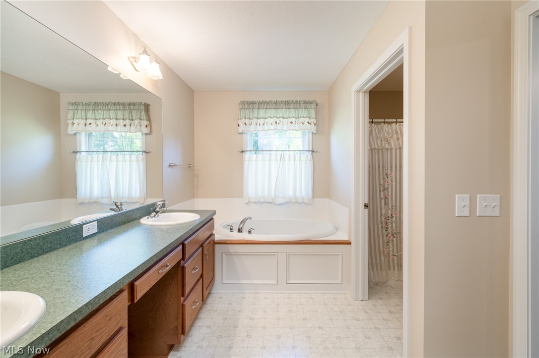 987 W Martin Avenue Amherst OH 44001