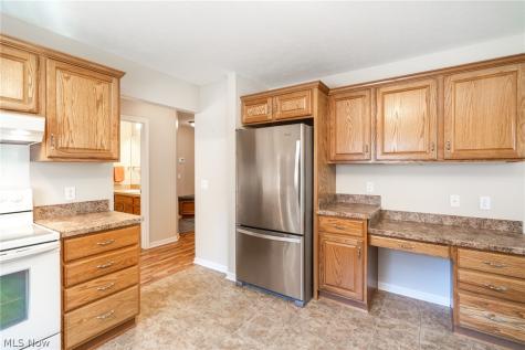 987 W Martin Avenue Amherst OH 44001