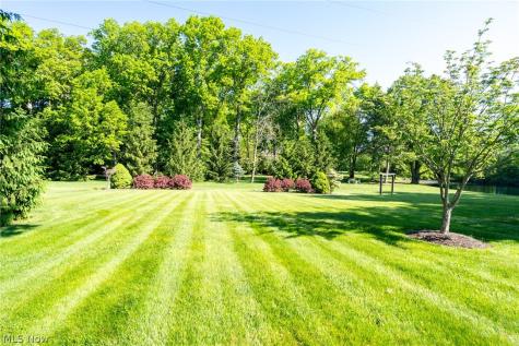 987 W Martin Avenue Amherst OH 44001