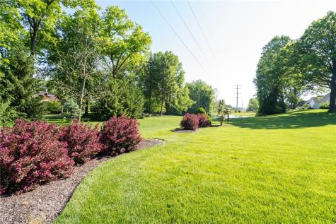987 W Martin Avenue Amherst OH 44001