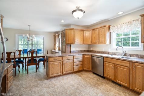 987 W Martin Avenue Amherst OH 44001