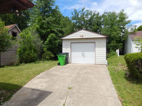 13709 Dressler Avenue Garfield Heights OH 44125