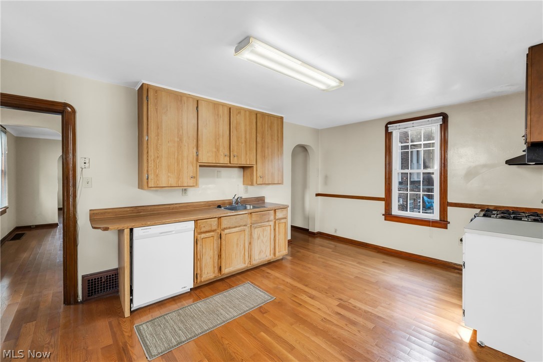 2186 Cornell Road Cleveland OH 44106