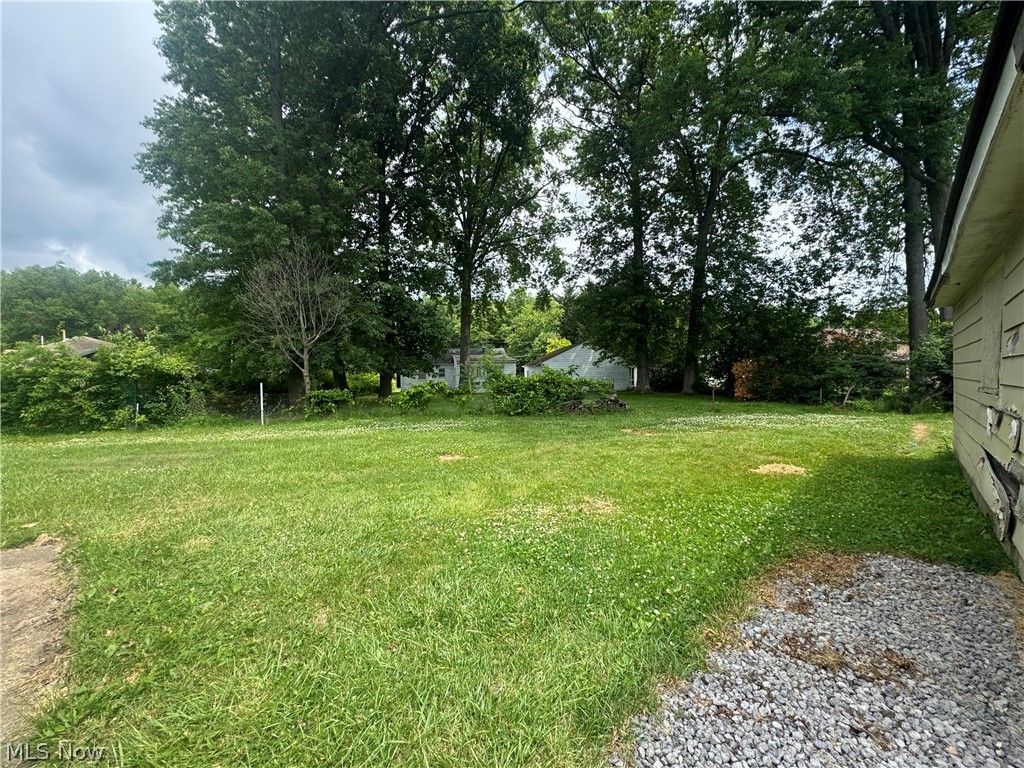 1782 West Avenue NW Warren OH 44483