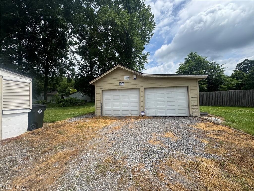1782 West Avenue NW Warren OH 44483