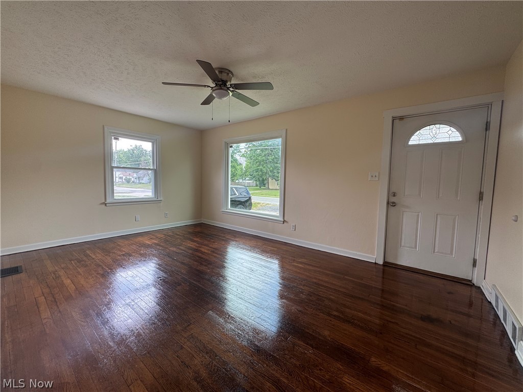1782 West Avenue NW Warren OH 44483