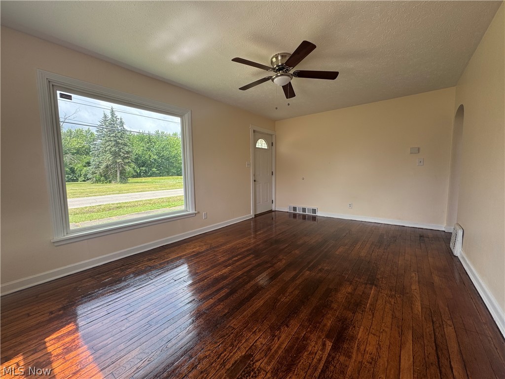 1782 West Avenue NW Warren OH 44483