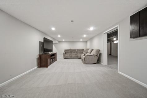 4480 Vezber Drive Seven Hills OH 44131