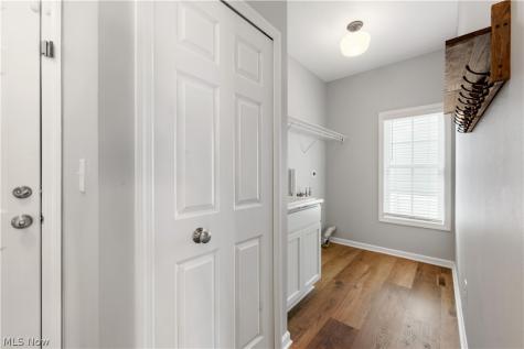 10543 Mogadore Avenue NW Uniontown OH 44685
