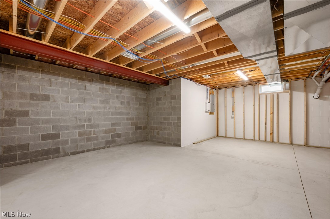 10543 Mogadore Avenue NW Uniontown OH 44685