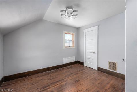 672 Jackson Street Amherst OH 44001