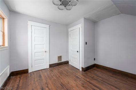 672 Jackson Street Amherst OH 44001