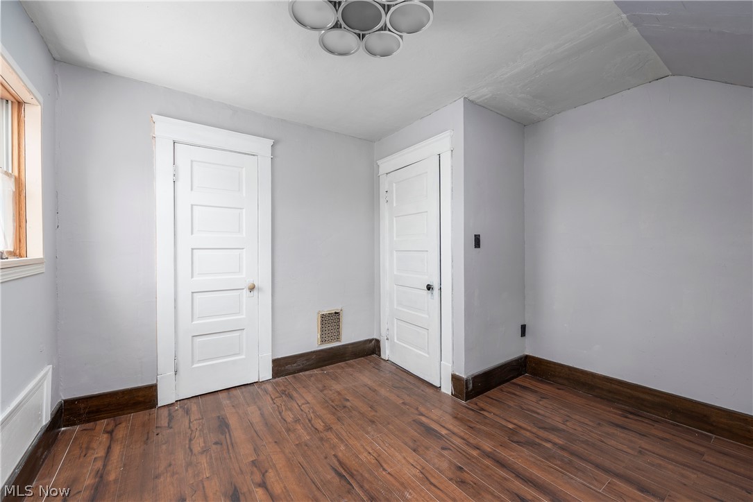 672 Jackson Street Amherst OH 44001