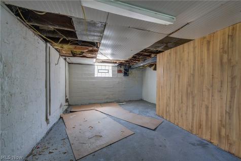 672 Jackson Street Amherst OH 44001