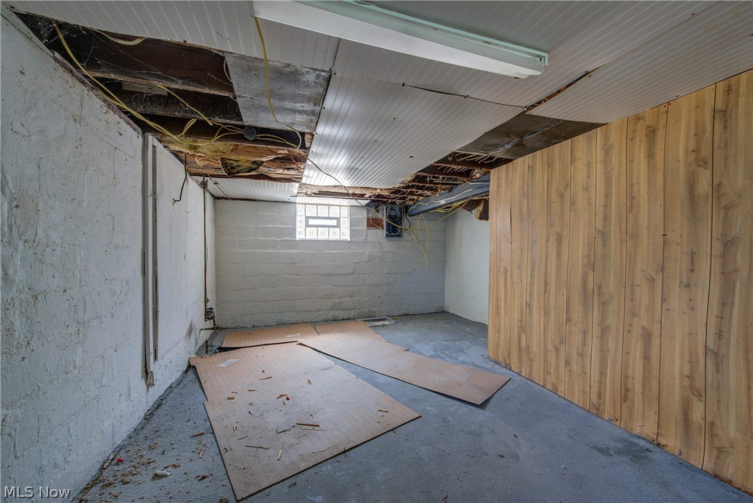672 Jackson Street Amherst OH 44001