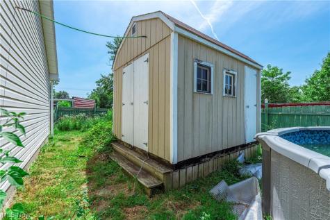 672 Jackson Street Amherst OH 44001