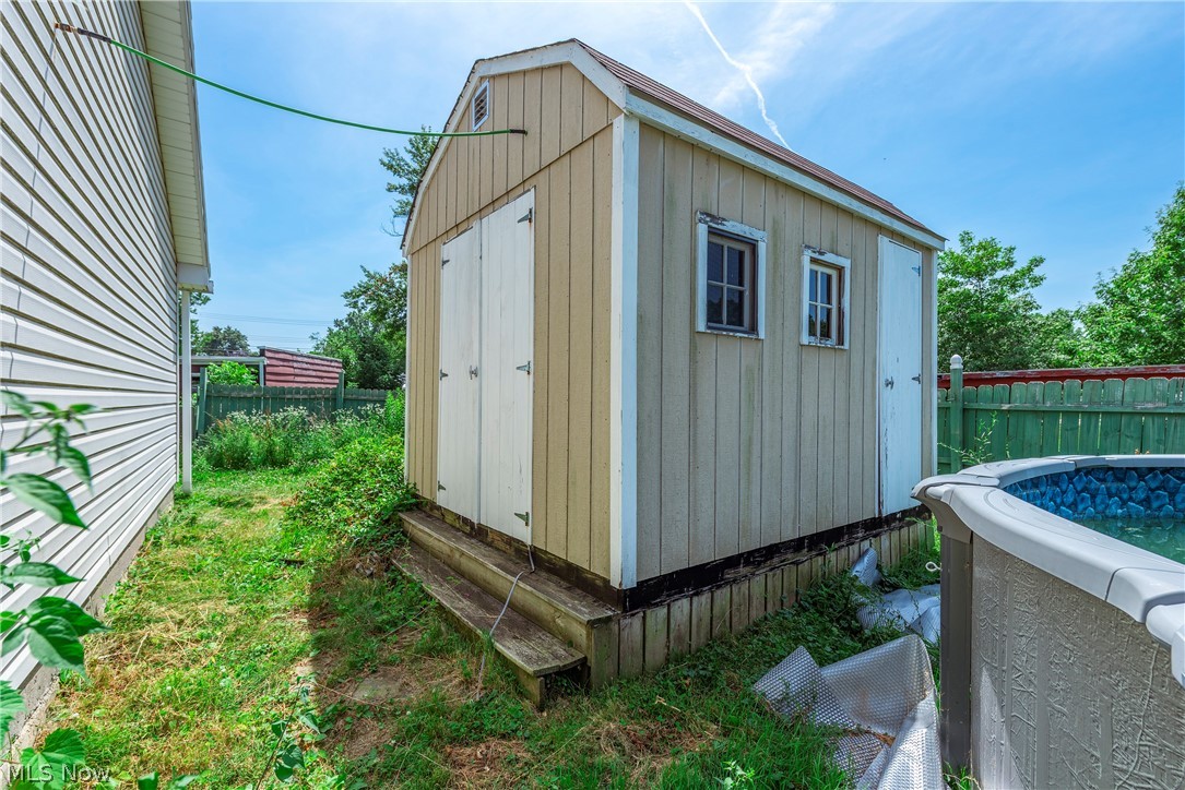 672 Jackson Street Amherst OH 44001