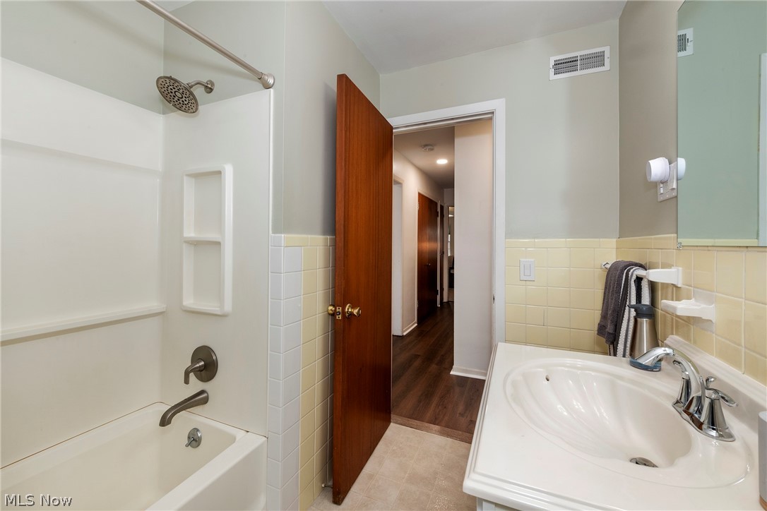 131 Edgewood Drive Berea OH 44017