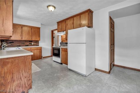 6168 Nimishillen Church Road NE Canton OH 44721