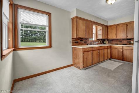 6168 Nimishillen Church Road NE Canton OH 44721