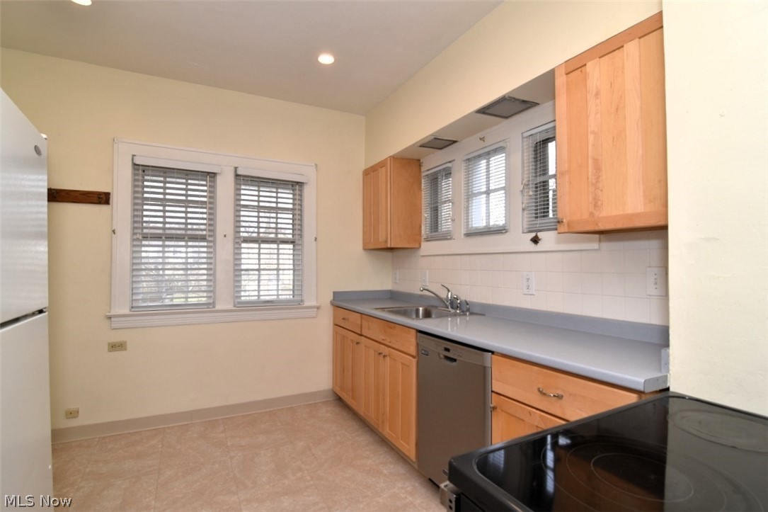 2498 Queenston Road Cleveland Heights OH 44118