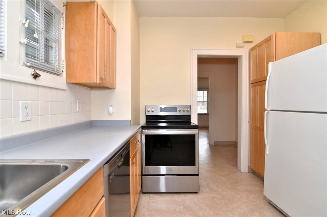 2498 Queenston Road Cleveland Heights OH 44118