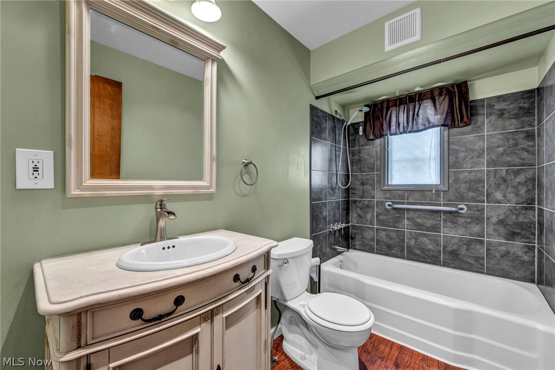 375 Olive Street Elyria OH 44035